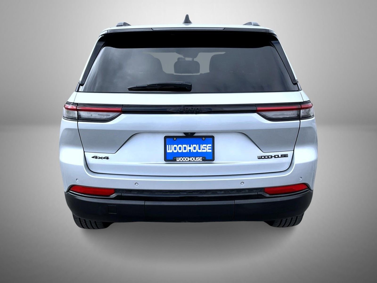 Used 2024 Jeep Grand Cherokee Altitude image 6