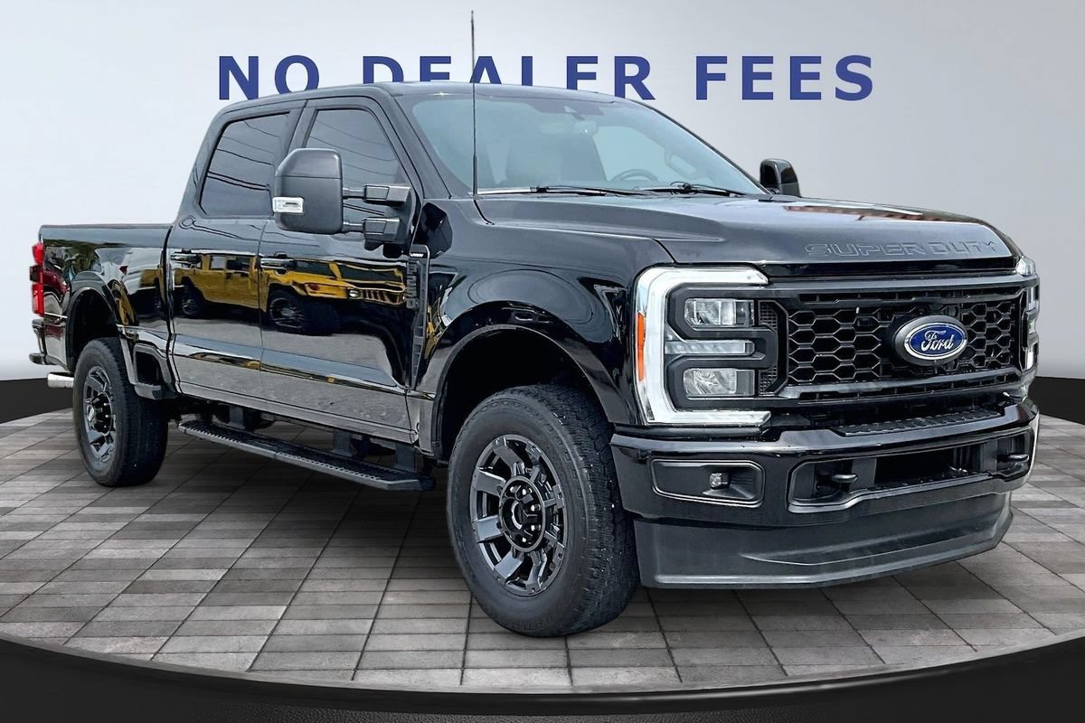 Used 2024 Ford F250 Lariat w/ Sport Appearance Package AWD/4WD image 3