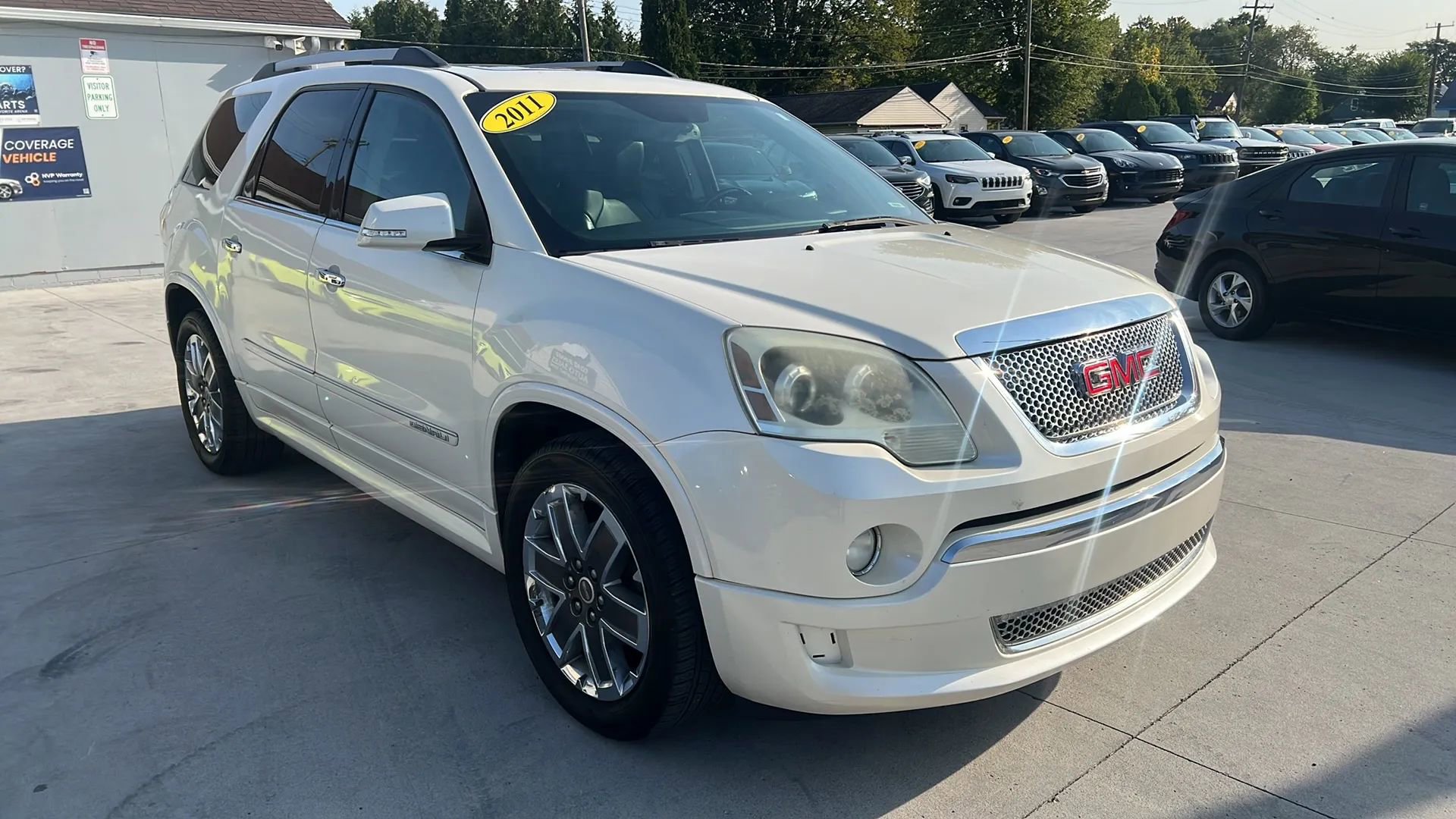 Used 2011 GMC Acadia Denali image 3