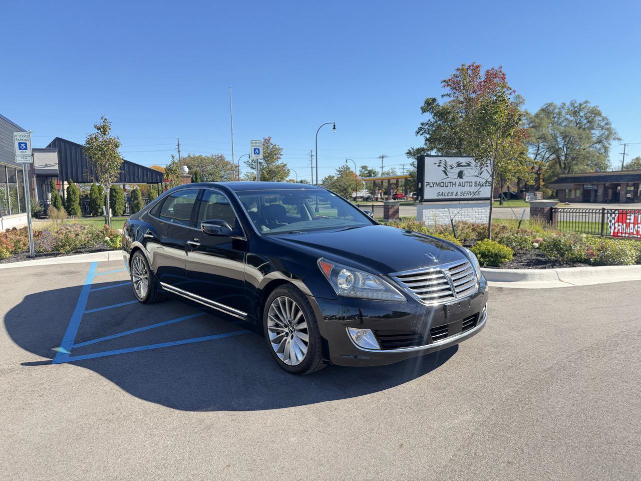 Used 2014 Hyundai Equus Signature RWD image 3