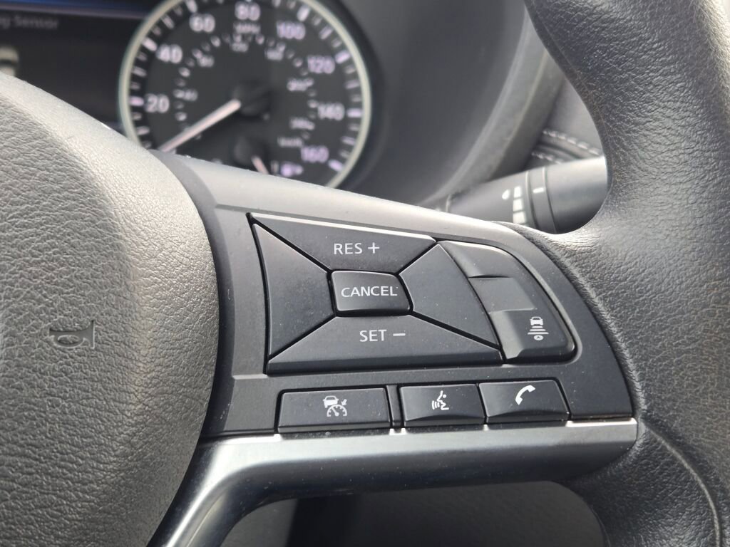Used 2025 Nissan Sentra SV FWD image 27