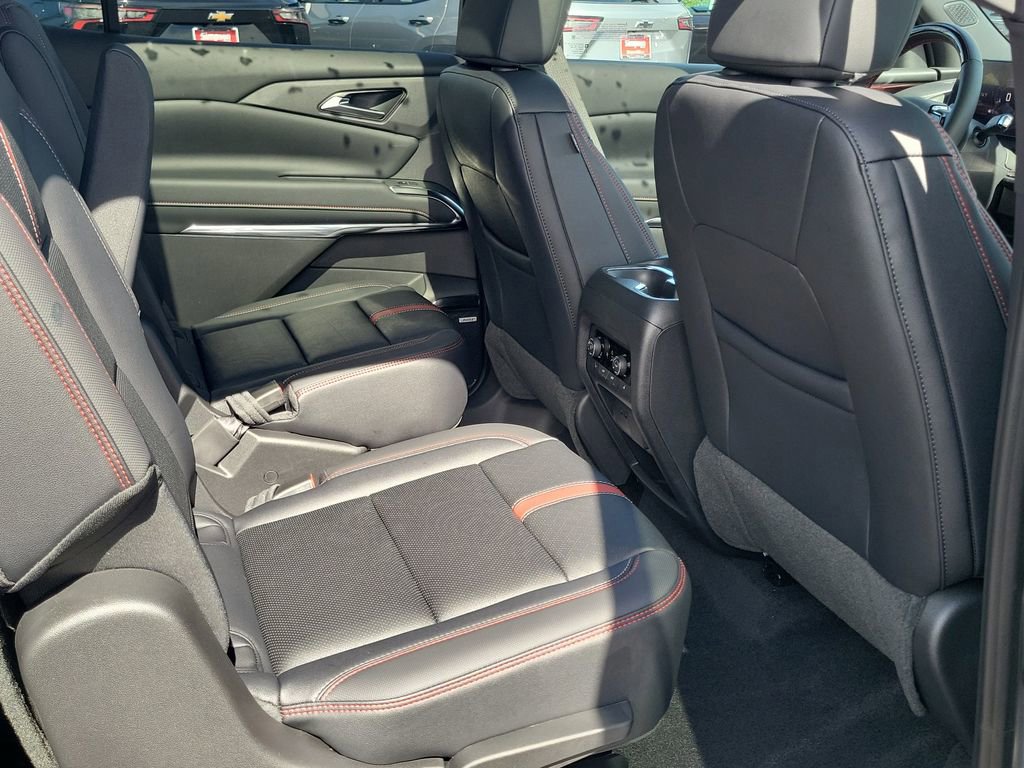 New 2026 Chevrolet Traverse RS w/ LPO, Floor Liner Package FWD image 18