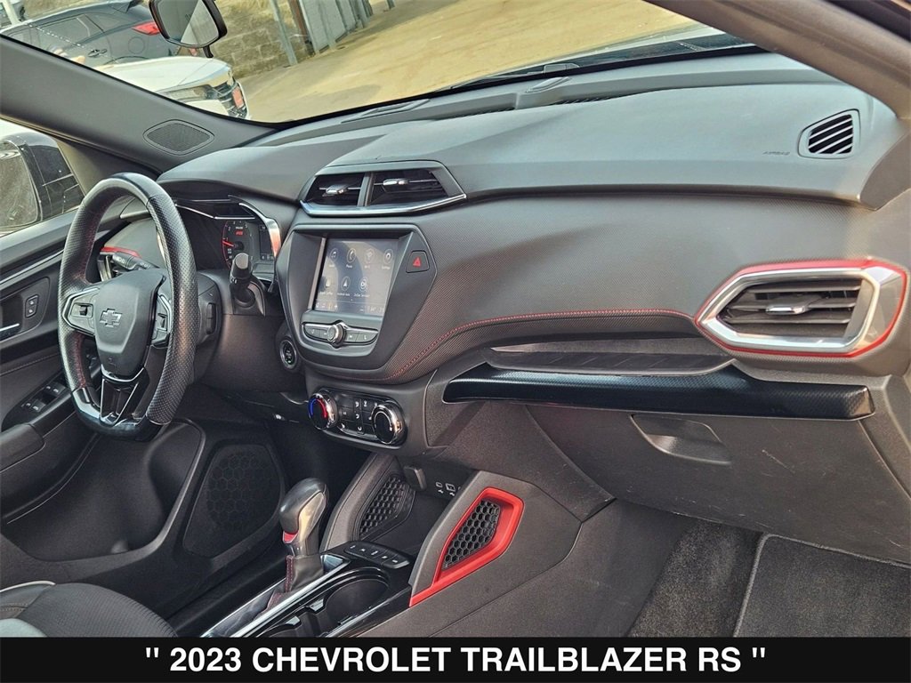 Used 2023 Chevrolet TrailBlazer RS image 30