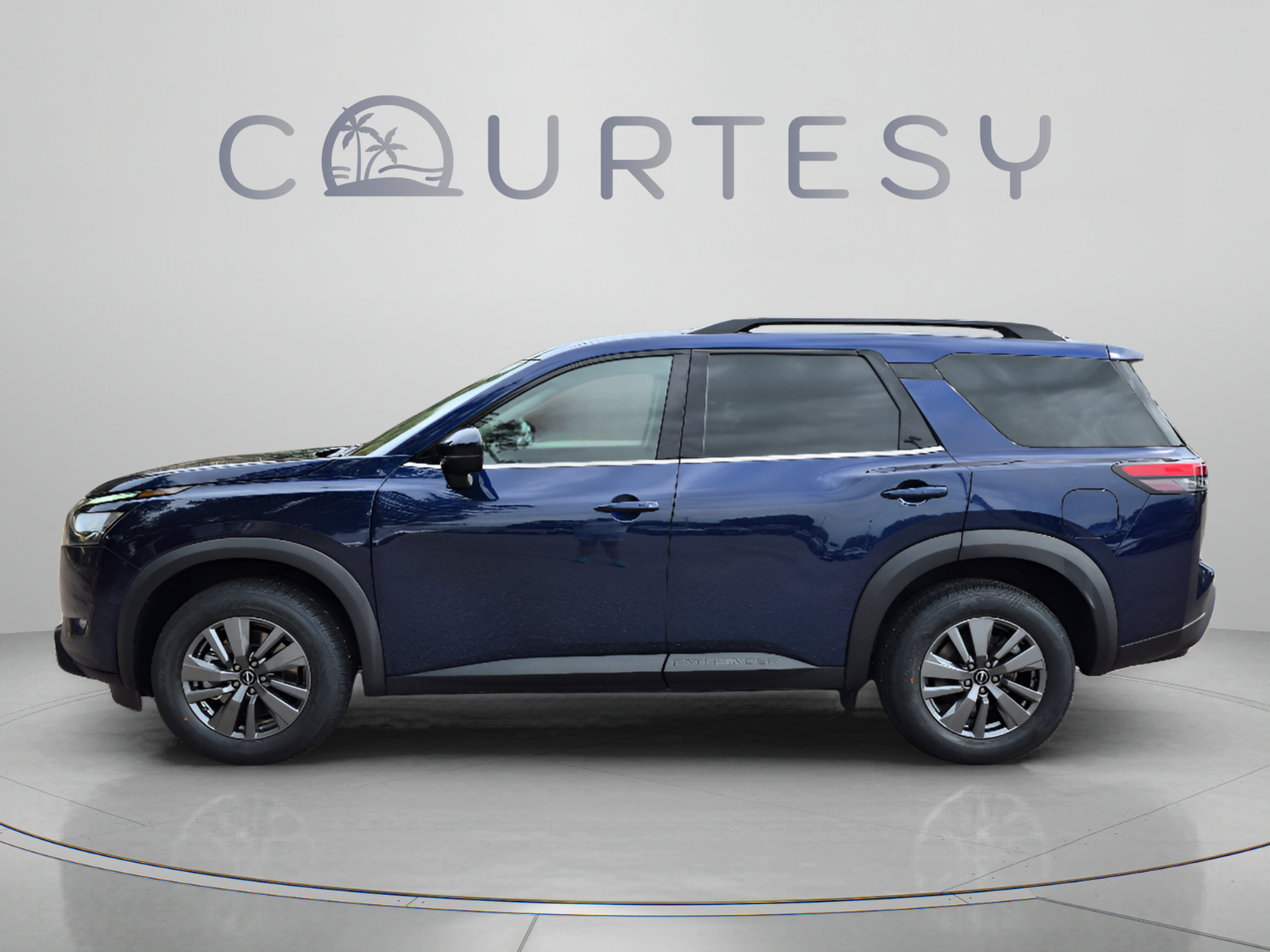Certified 2025 Nissan Pathfinder SV FWD image 2