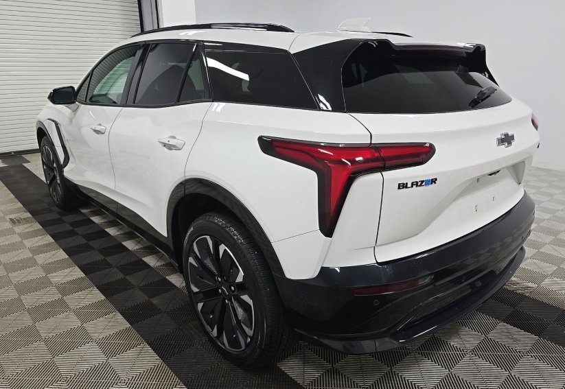 Used 2024 Chevrolet Blazer EV RS AWD/4WD image 3