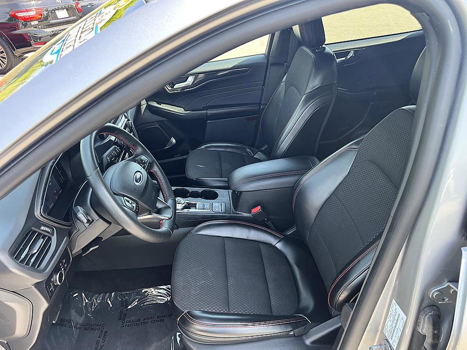 Used 2024 Ford Escape ST-Line image 13