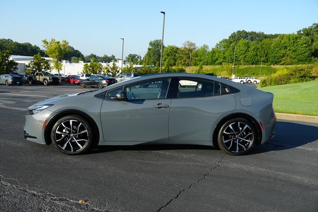 Used 2026 Toyota Prius Plug-In Hybrid FWD image 4