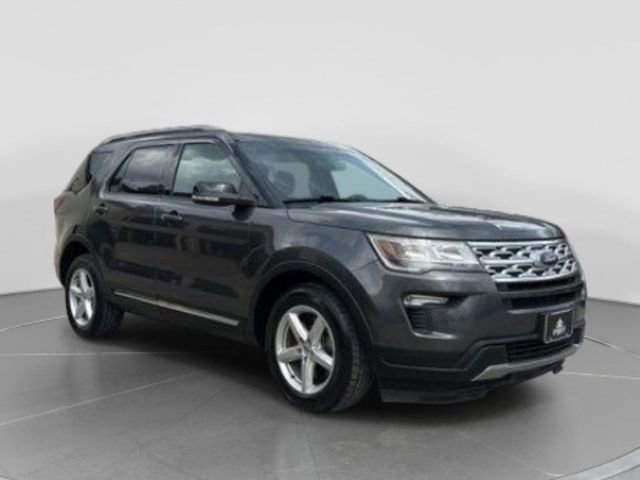 Used 2018 Ford Explorer XLT w/ Equipment Group 201A image 8