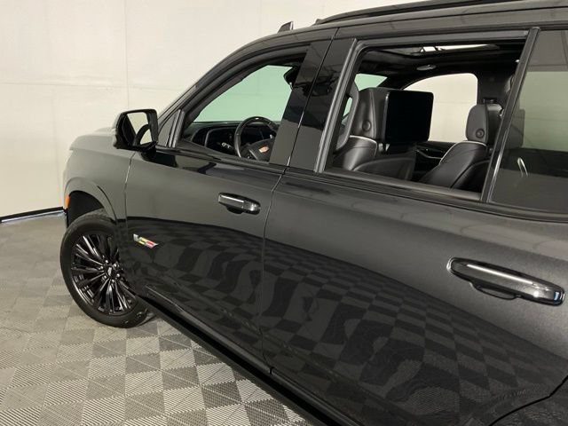 Used 2024 Cadillac Escalade V w/ LPO, ONYX Package AWD/4WD image 36