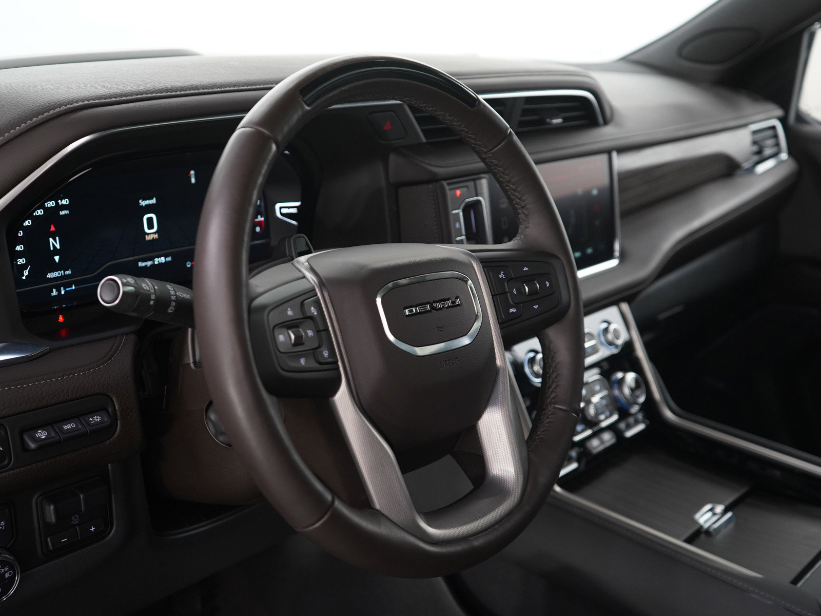 Used 2023 GMC Yukon XL Denali image 24