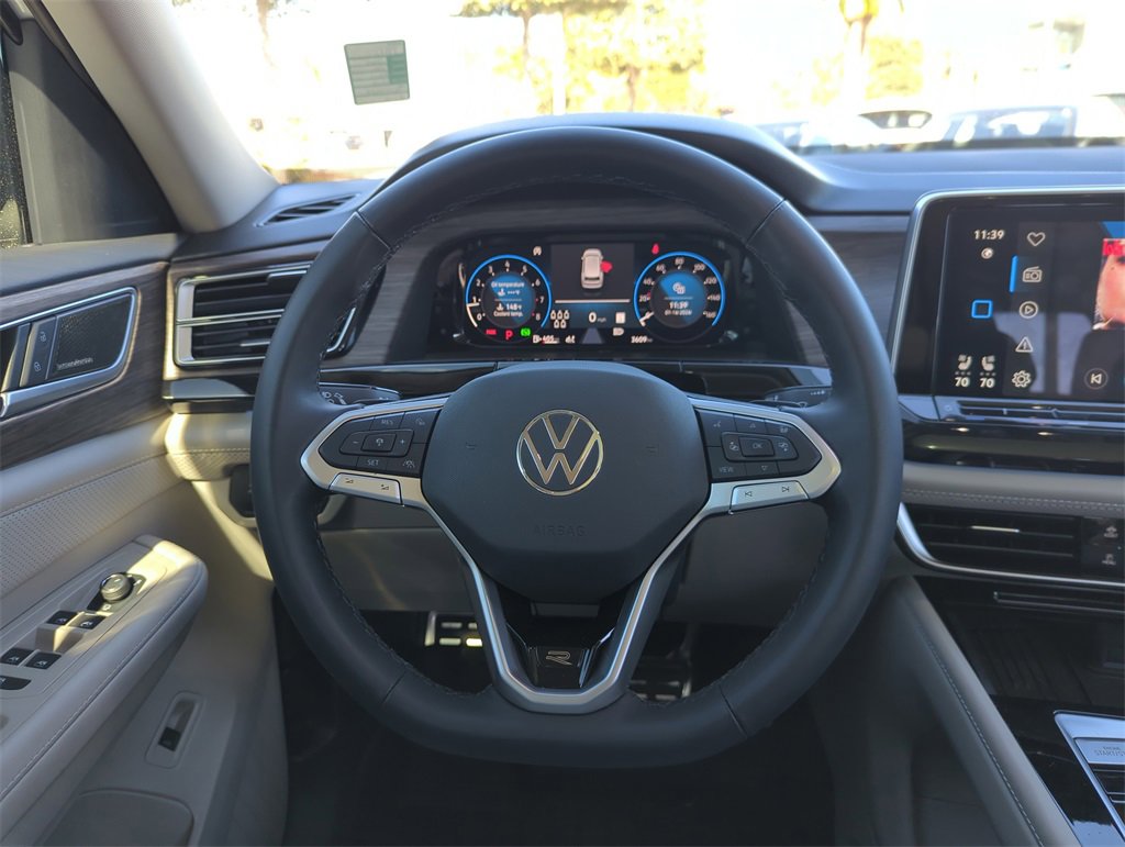 Used 2025 Volkswagen Atlas SEL Premium R-Line image 25