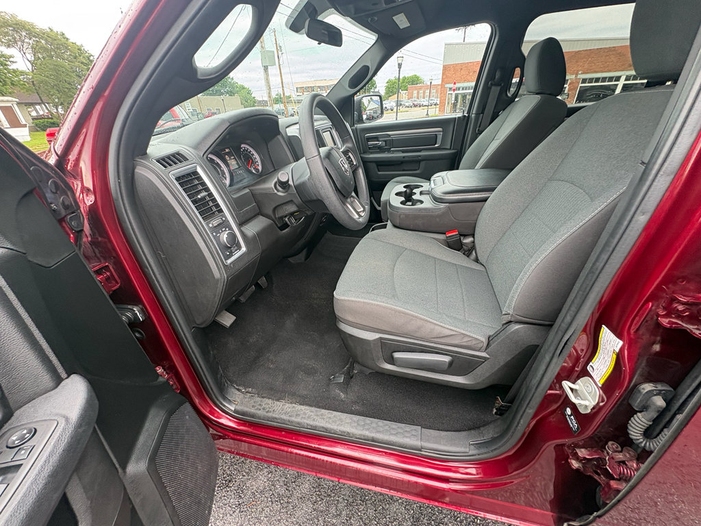Used 2024 RAM 1500 Warlock AWD/4WD image 9