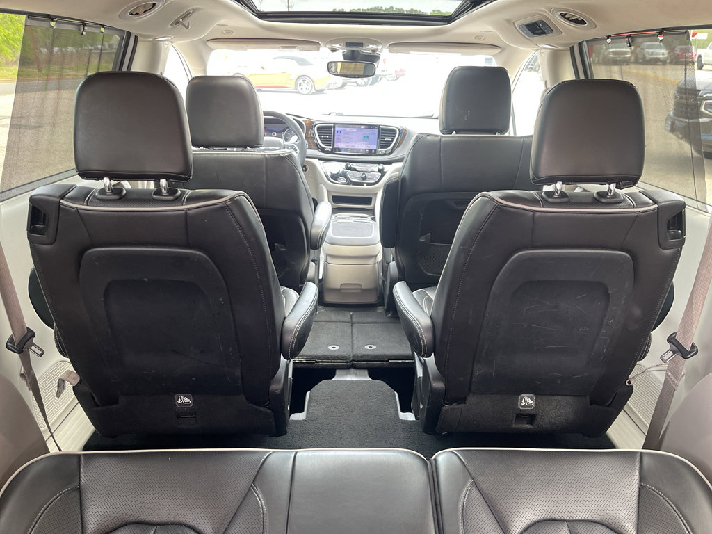 Used 2023 Chrysler Pacifica Limited FWD image 10