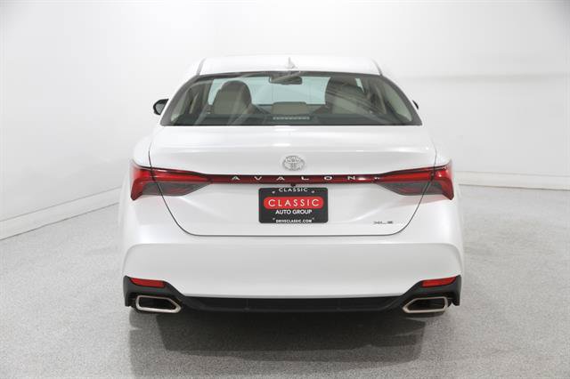 Used 2019 Toyota Avalon XLE w/ Moonroof Package FWD image 19
