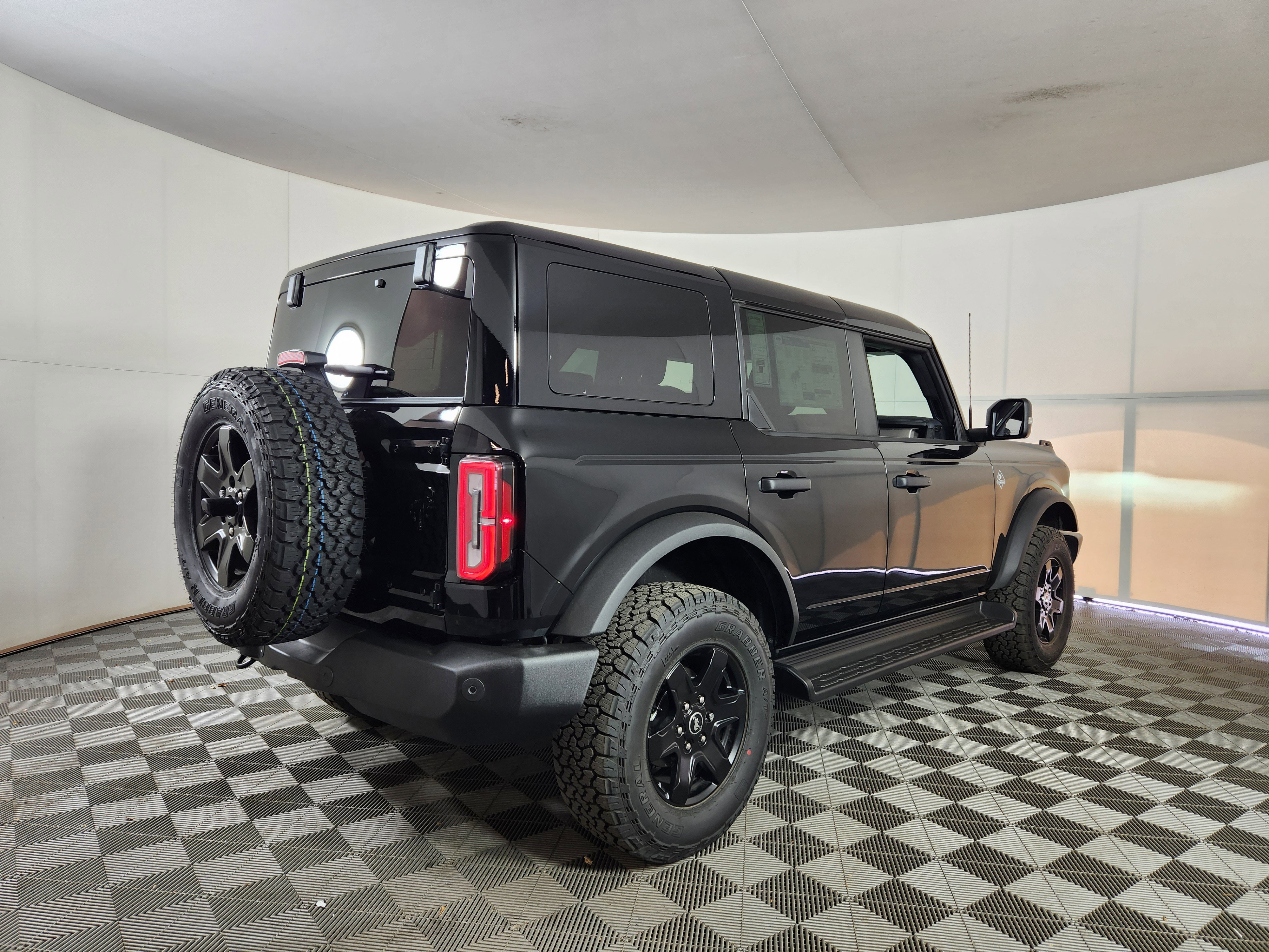 New 2025 Ford Bronco Outer Banks image 7