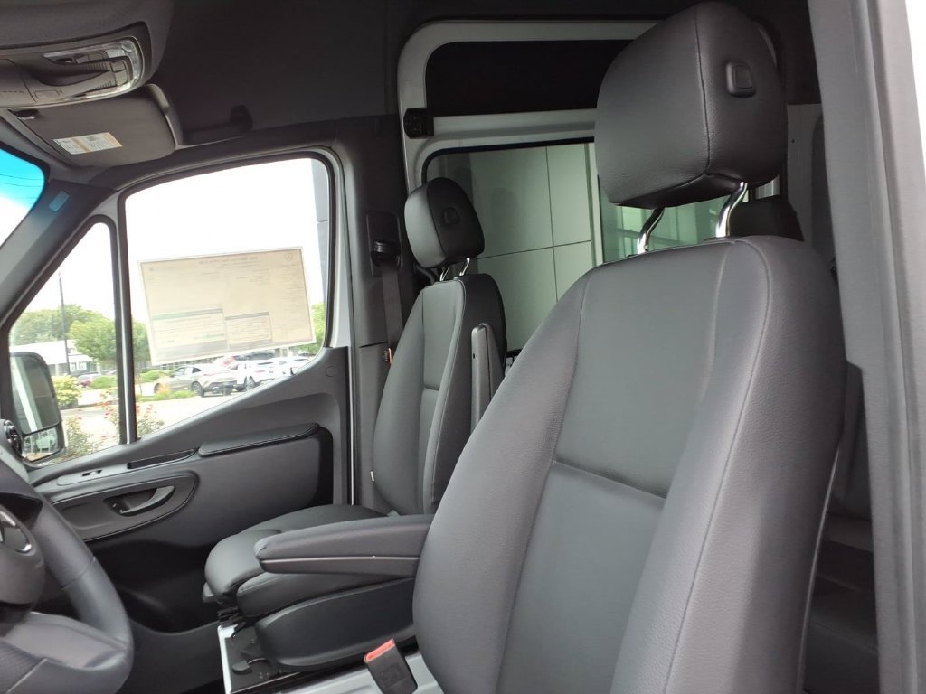 New 2026 Mercedes-Benz Sprinter 2500 image 13