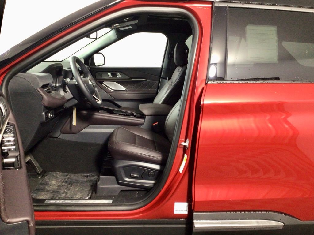 New 2026 Ford Explorer Platinum w/ LUX Leather Package image 17