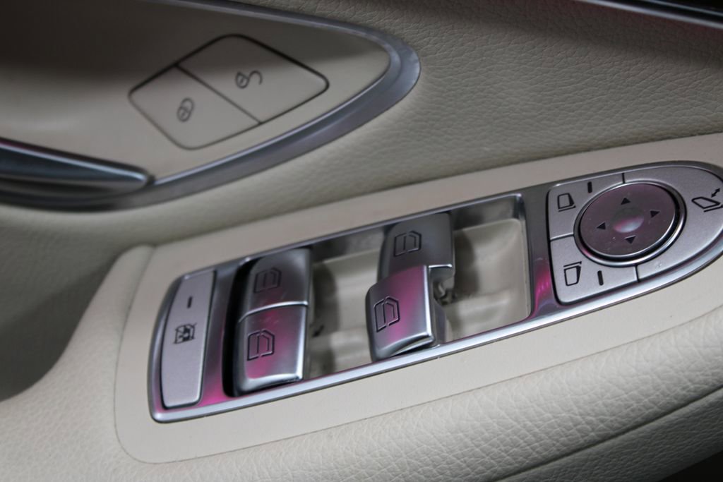 Used 2022 Mercedes-Benz GLC 300 4MATIC image 26