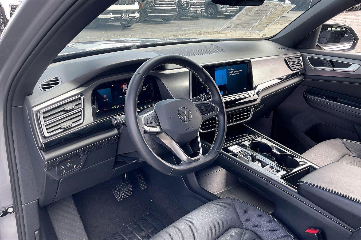 Used 2024 Volkswagen Atlas Cross Sport SE FWD image 17