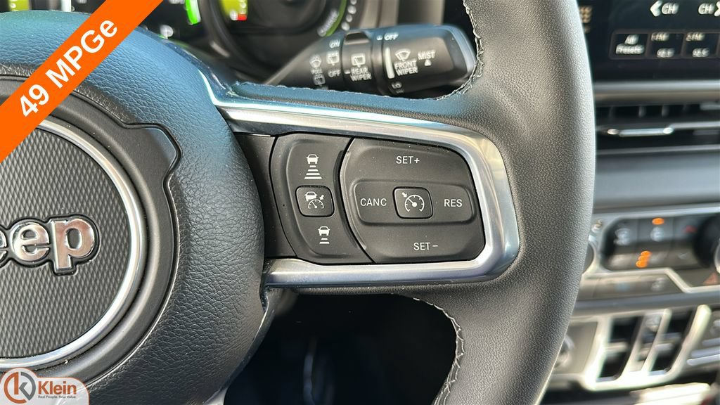 Used 2025 Jeep Wrangler Unlimited Sahara AWD/4WD image 18