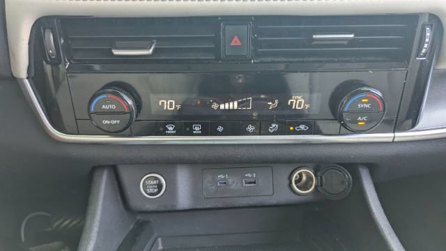 Used 2021 Nissan Rogue SV AWD/4WD image 31