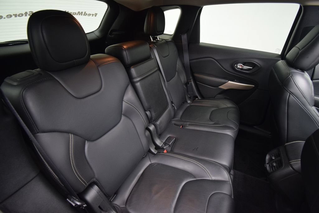 Used 2017 Jeep Cherokee Limited AWD/4WD image 25