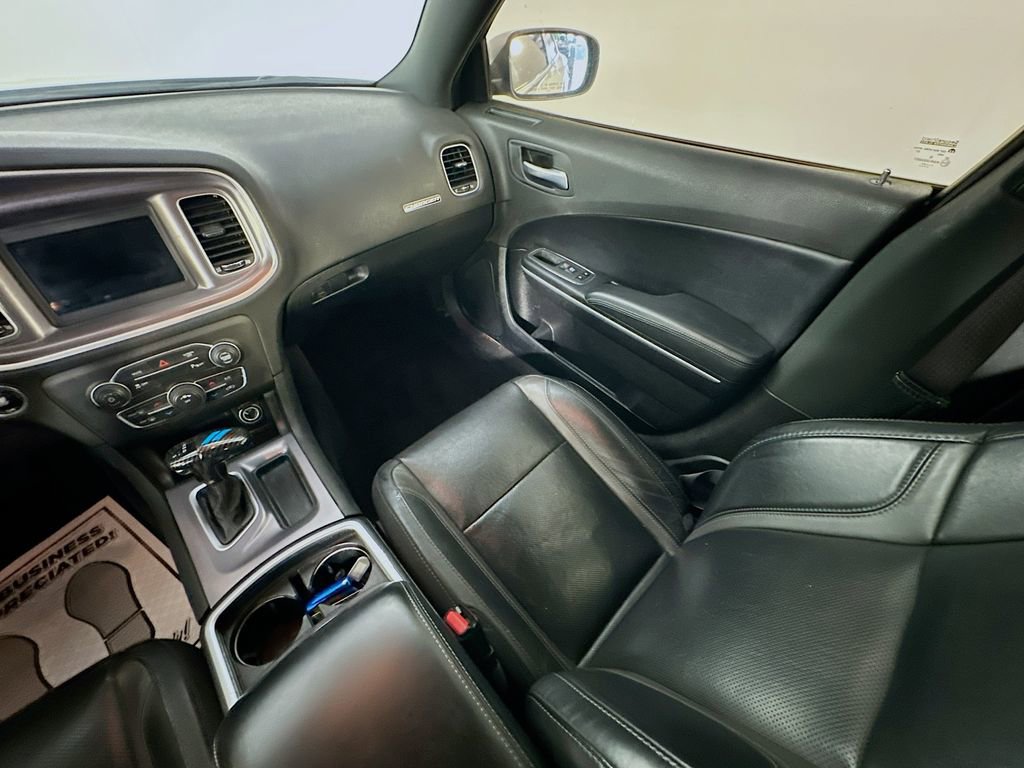 Used 2021 Dodge Charger SXT w/ Leather Interior Group RWD image 11