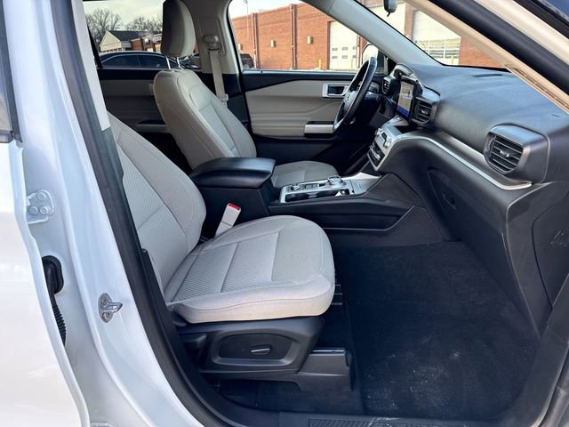 Used 2022 Ford Explorer XLT AWD/4WD image 26