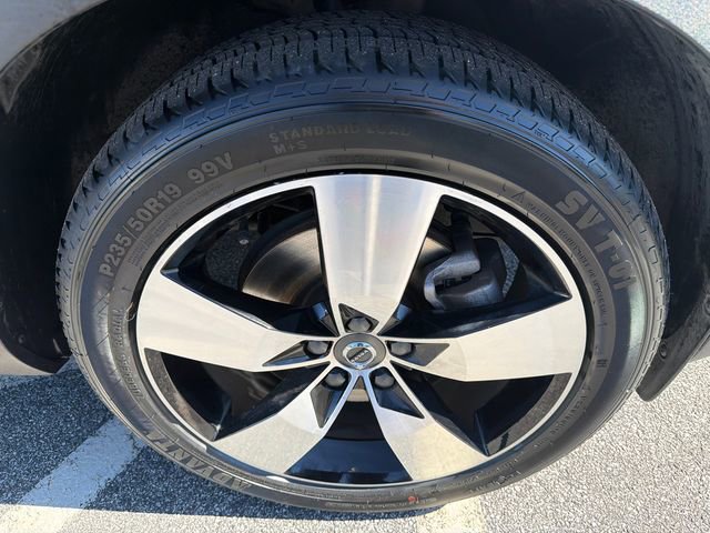 Used 2021 Volvo XC40 T4 Momentum image 12