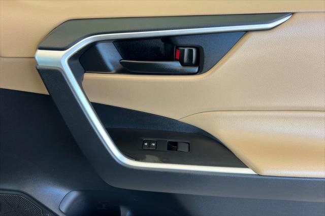 Certified 2023 Toyota RAV4 LE AWD/4WD image 19