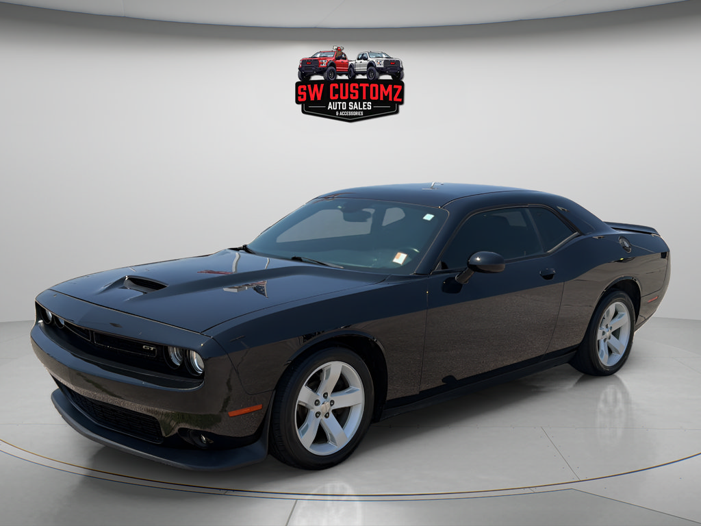 Used 2021 Dodge Challenger GT RWD image 3