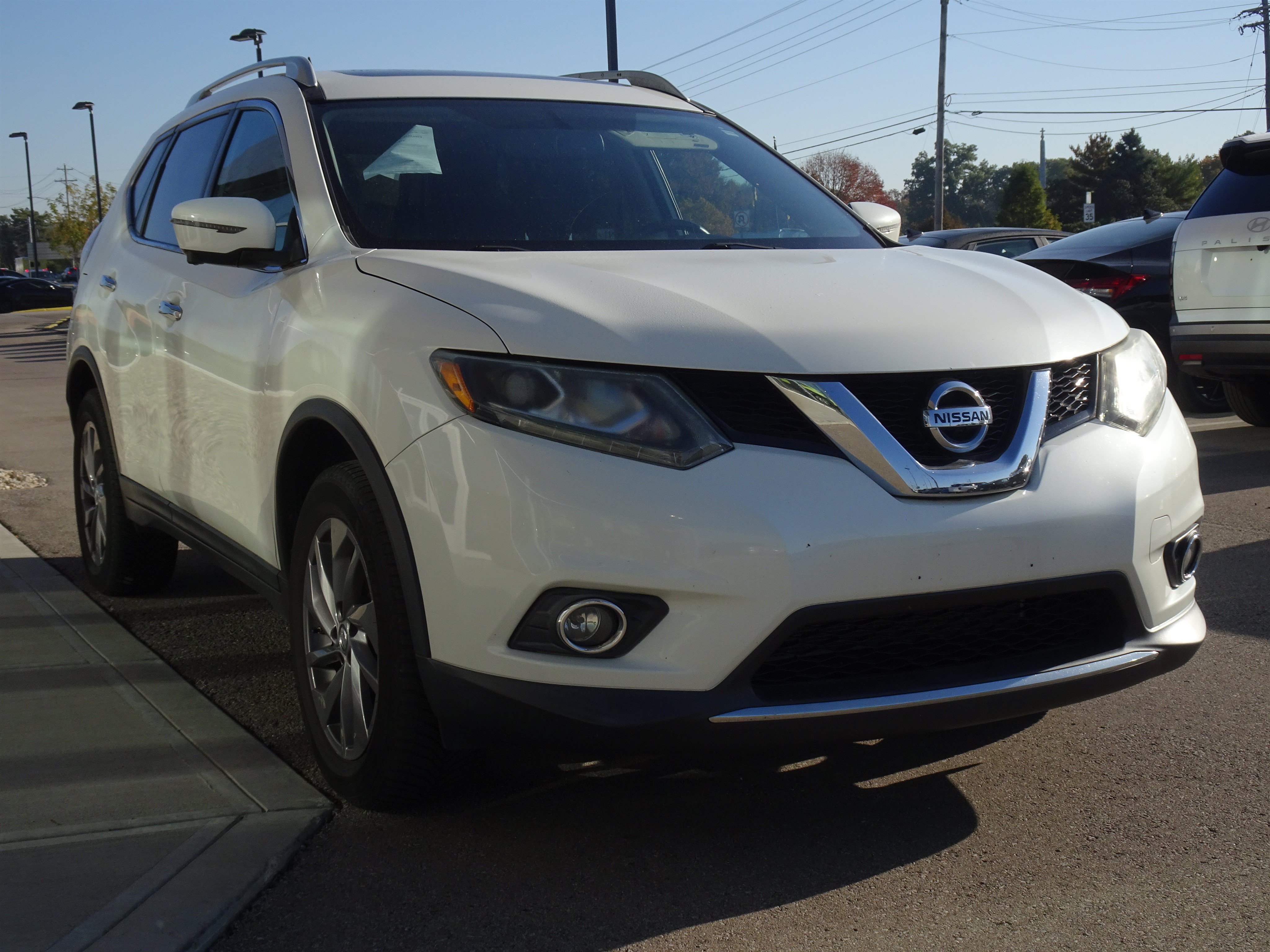 Used 2016 Nissan Rogue SL w/ SL Premium Package AWD/4WD image 6