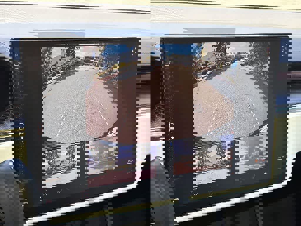 Used 2022 Tesla Model X Plaid image 16