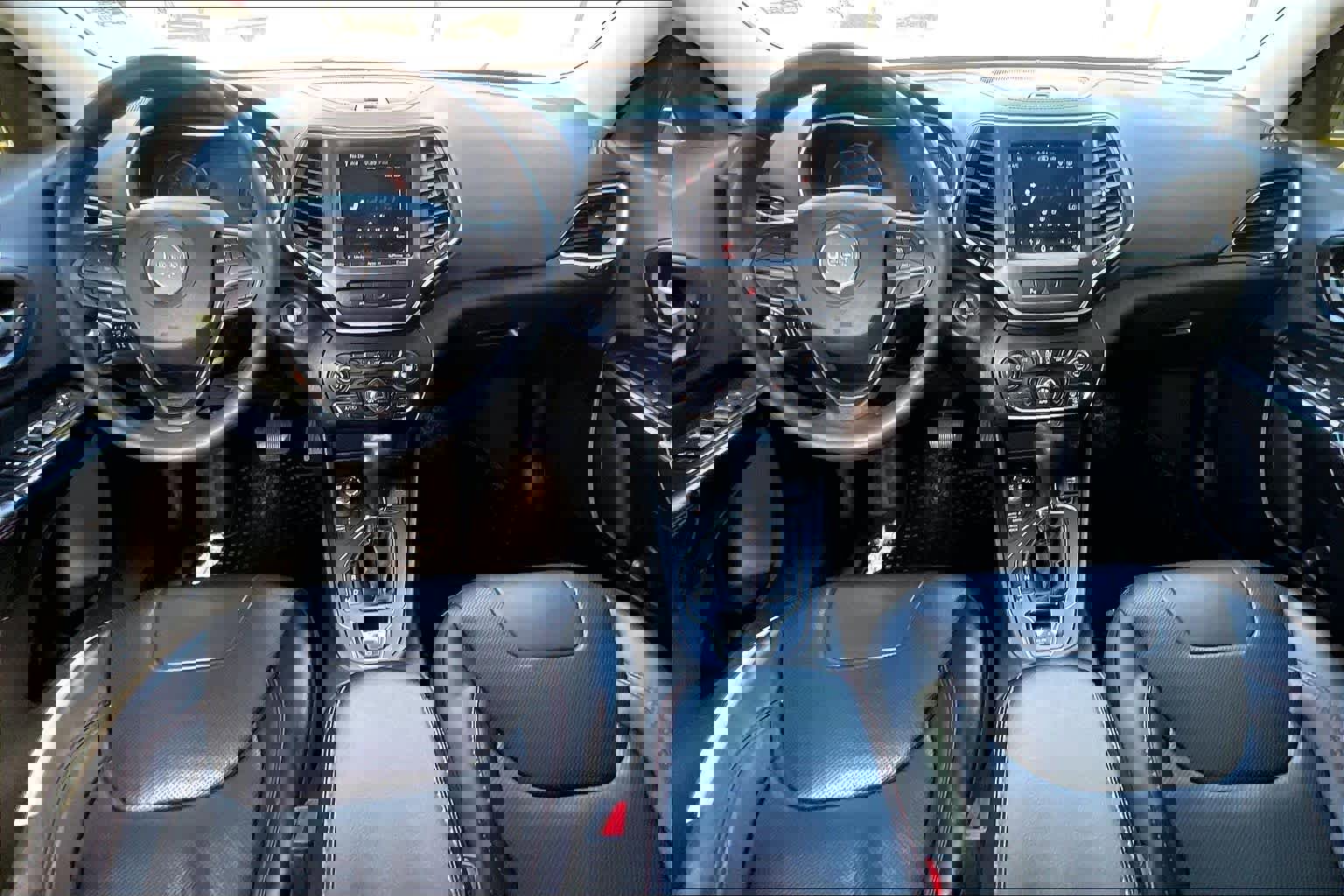 Used 2019 Jeep Cherokee Trailhawk image 15