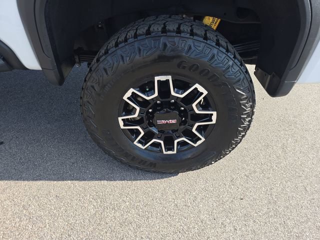 Used 2024 GMC Sierra 2500 AT4X image 28