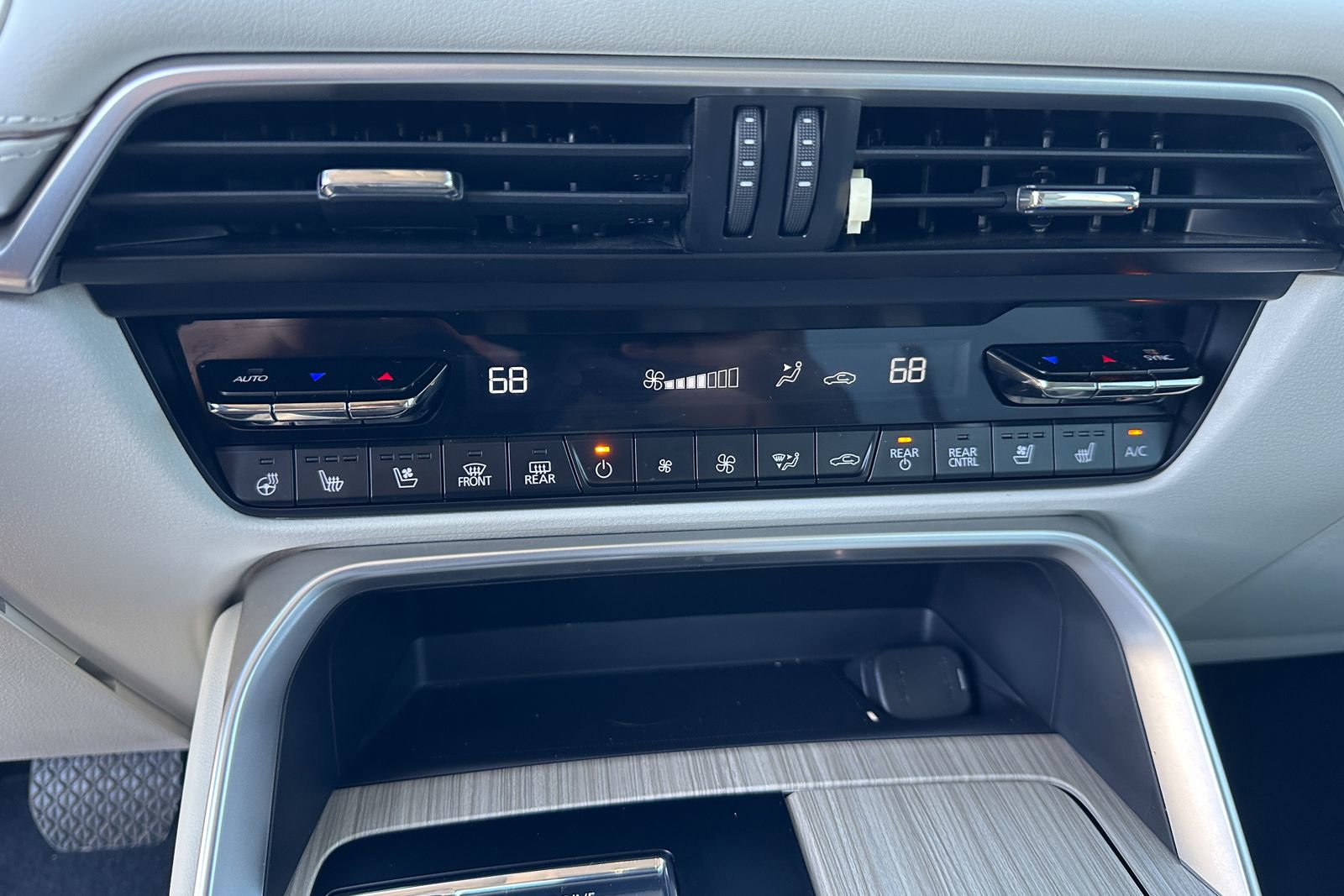 Certified 2024 MAZDA CX-90 Plug-In Hybrid w/ Premium Plus AWD/4WD image 27
