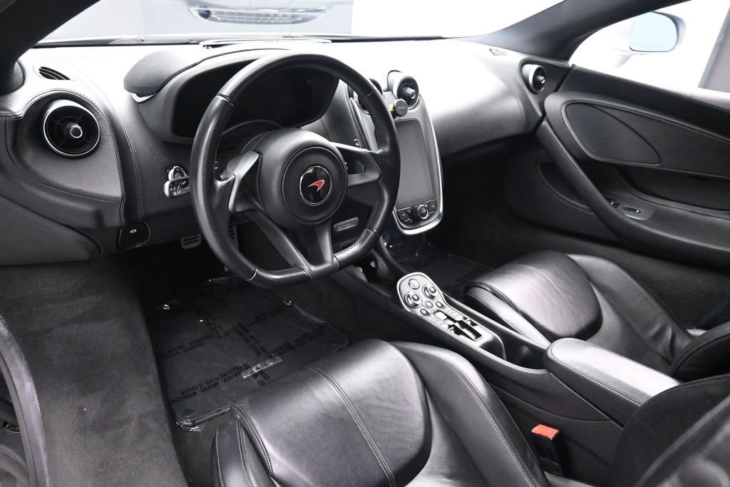 Used 2019 McLaren 570S Spider RWD image 14