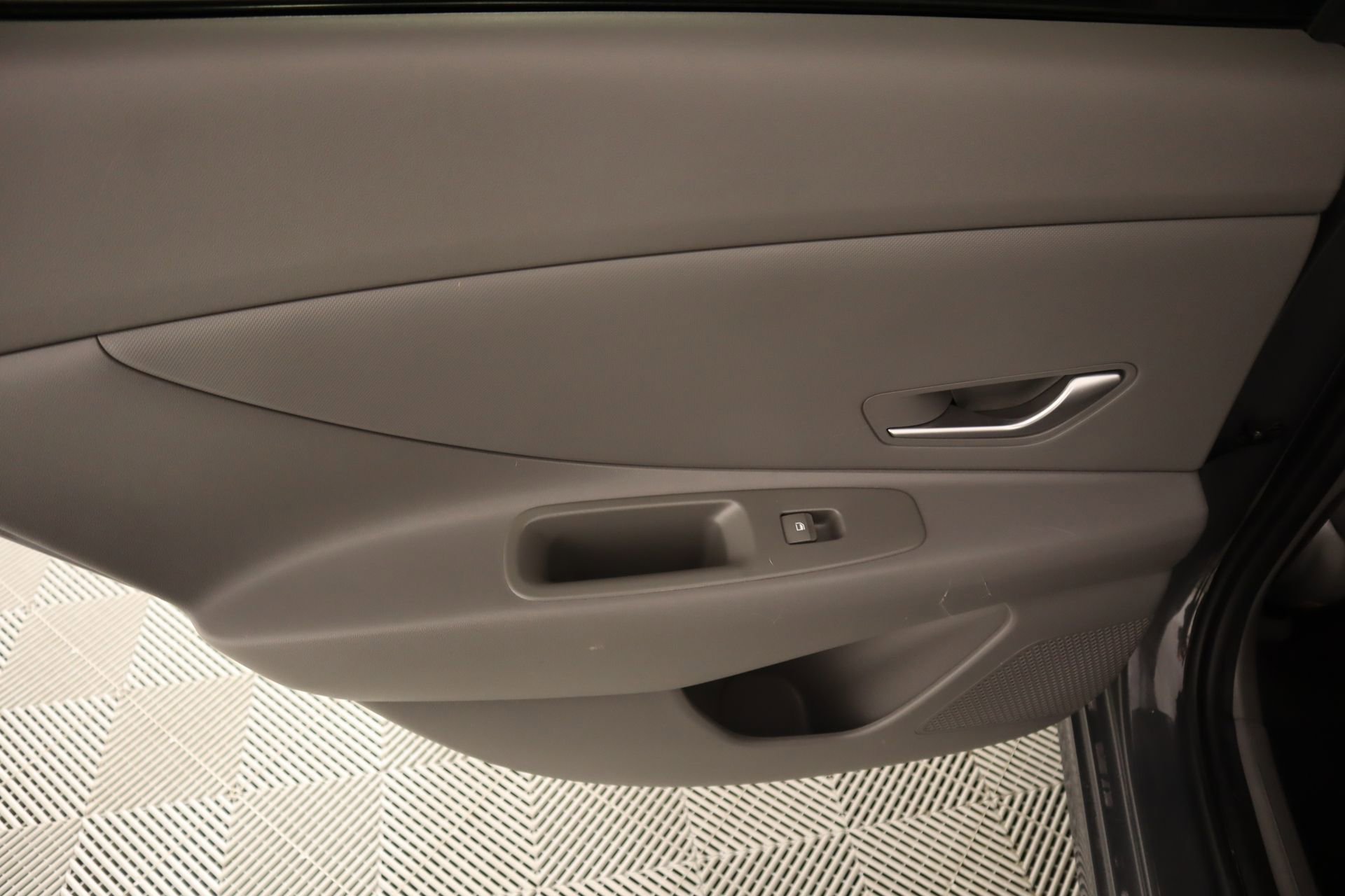 Certified 2024 Hyundai Elantra SEL image 16