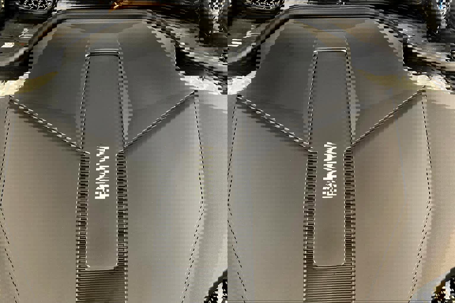 Used 2025 BMW i7 eDrive50 image 17