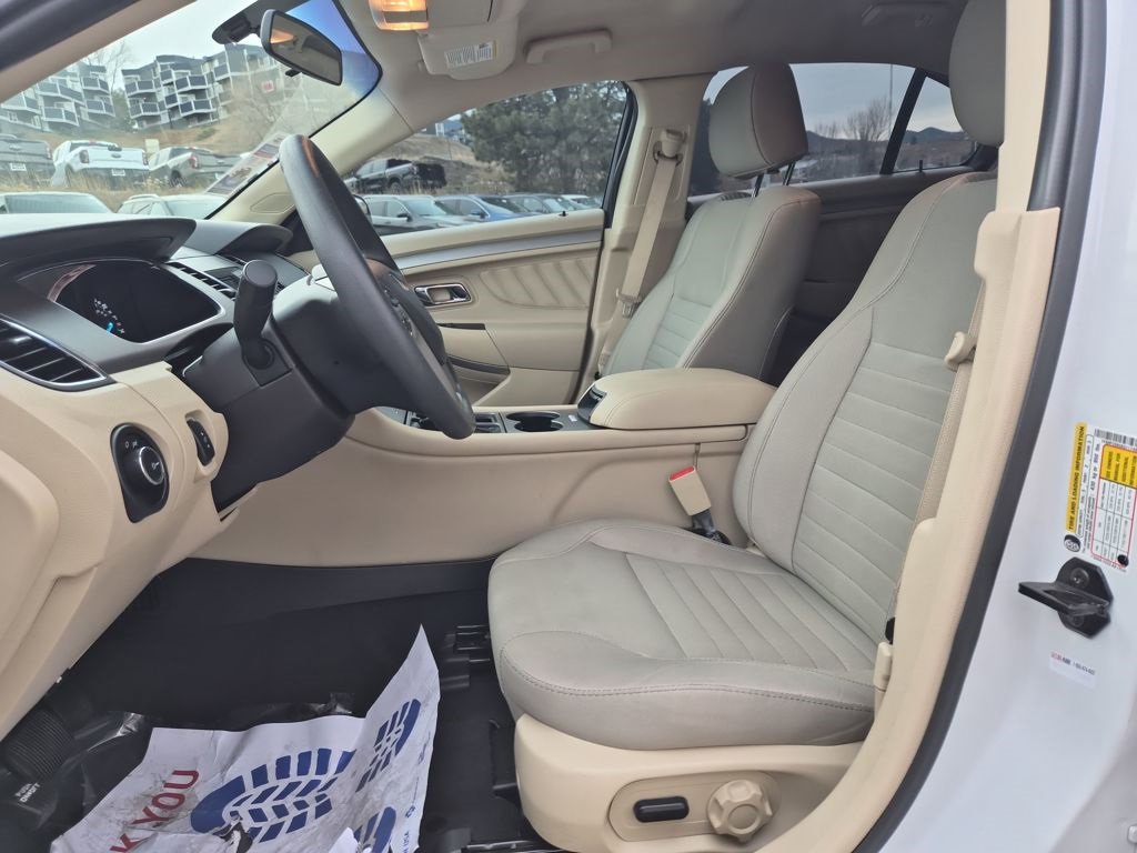 Used 2019 Ford Taurus SE image 11