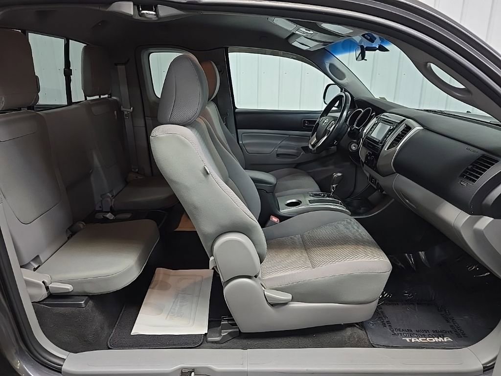 Used 2015 Toyota Tacoma 4x4 Access Cab w/ SR5 Package image 16