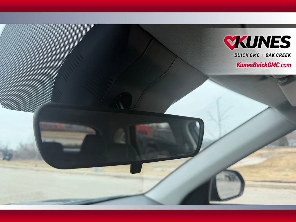 Used 2025 Kia Seltos S image 24