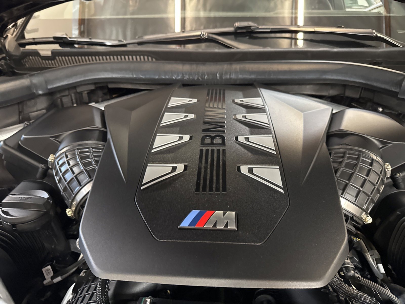 Used 2023 BMW X7 M60i w/ Executive Package image 40