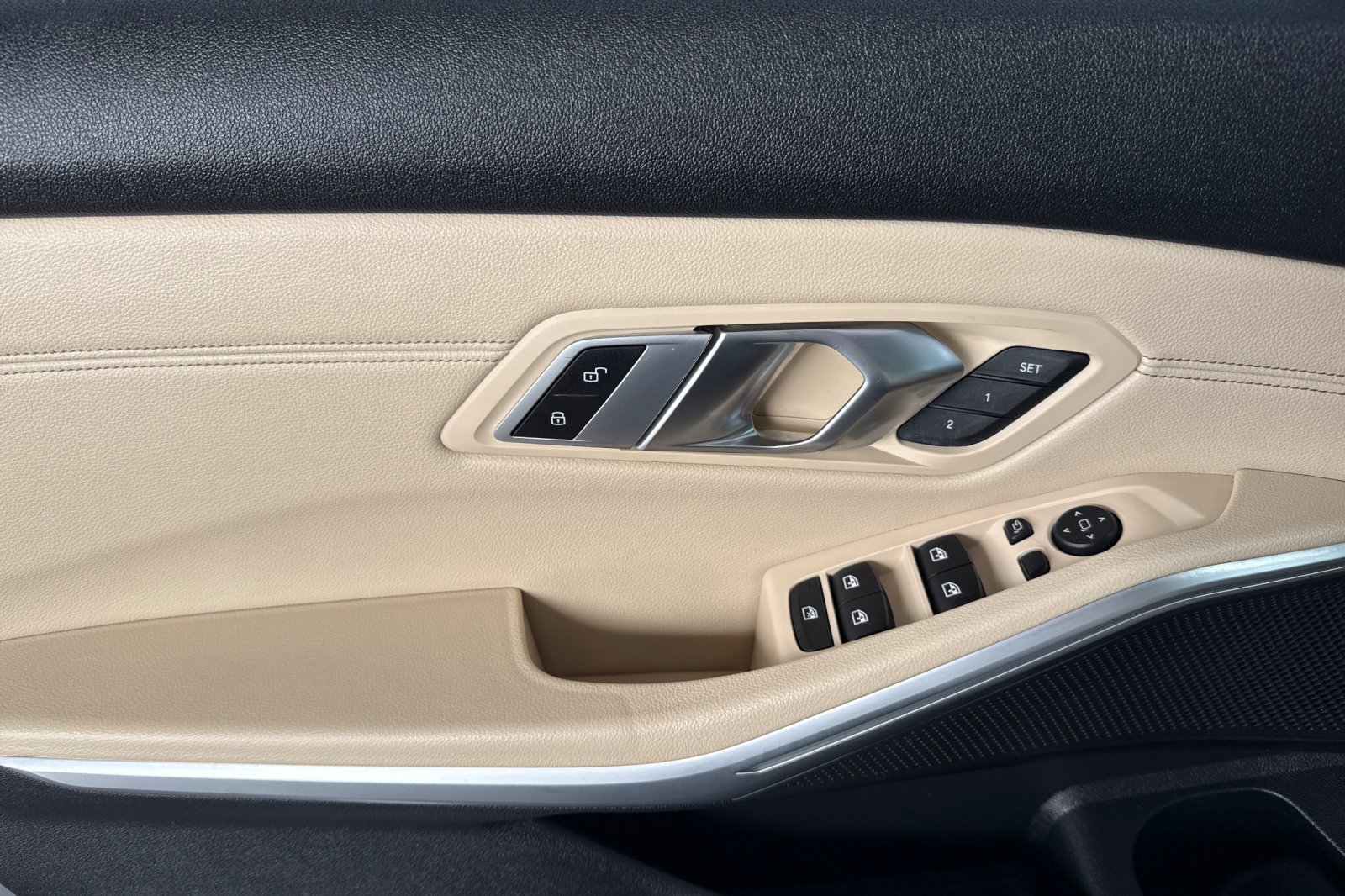 Used 2019 BMW 330i Sedan w/ Driving Assistance Package image 12