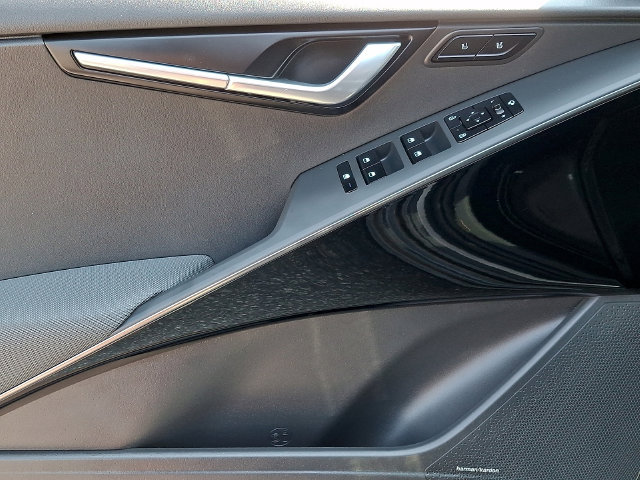 Used 2023 Kia Niro Wave w/ Wave Preserve Package FWD image 12
