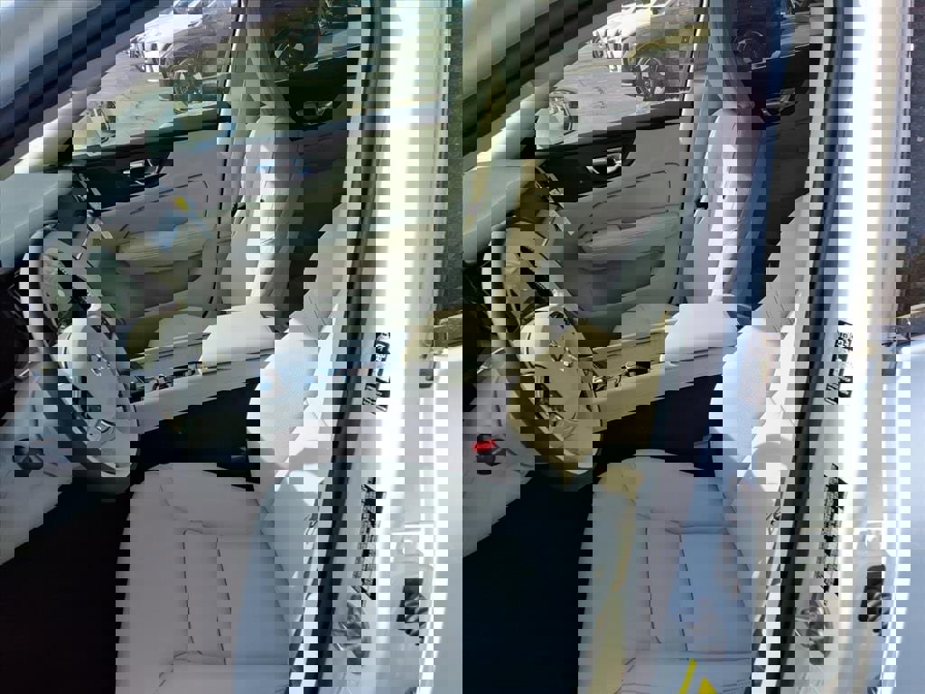 New 2026 Volvo V60 B5 Cross Country Plus w/ Protection Package Premier image 18