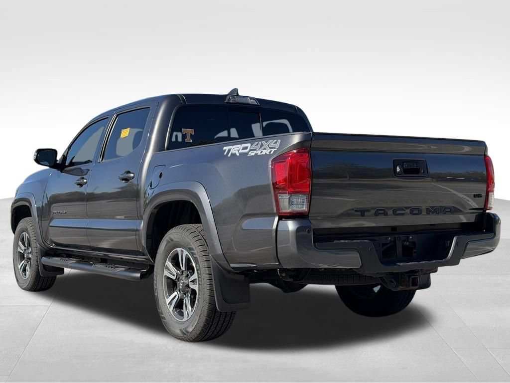 Used 2017 Toyota Tacoma TRD Sport w/ Premium & Technology Package AWD/4WD image 5