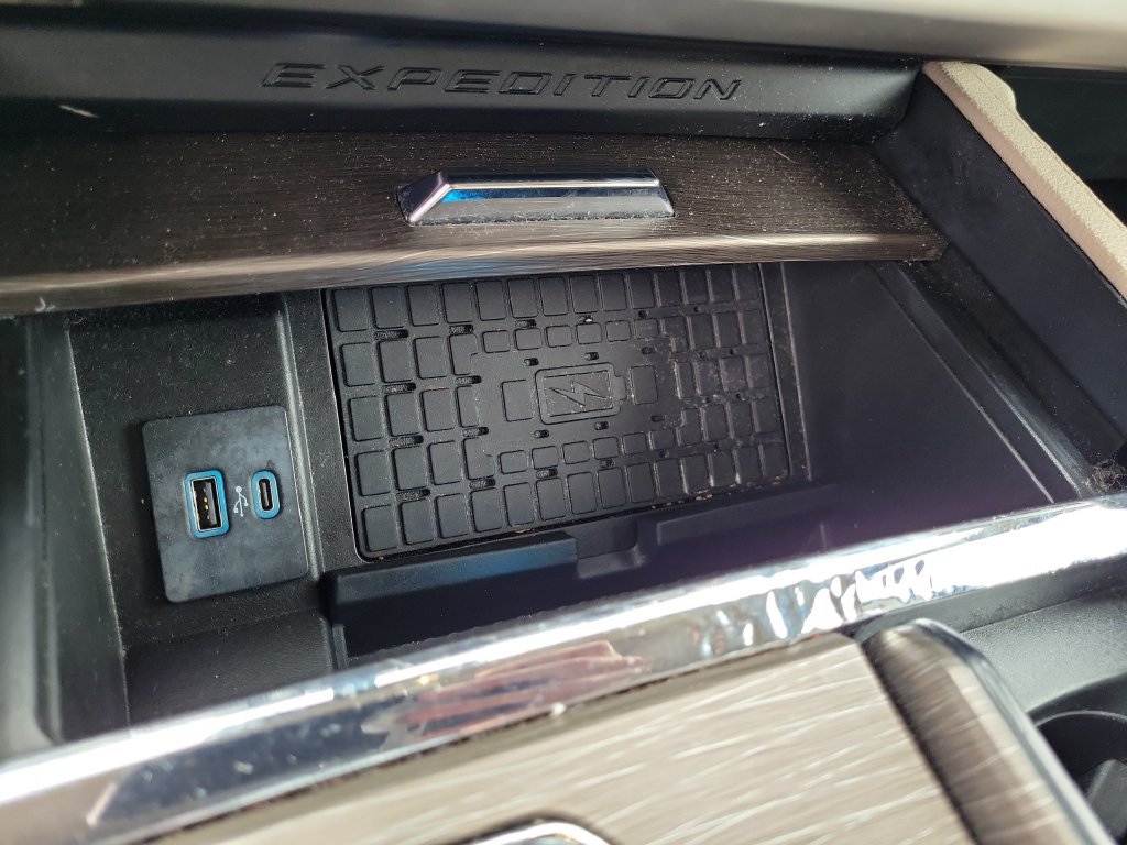 Used 2024 Ford Expedition Limited RWD image 39