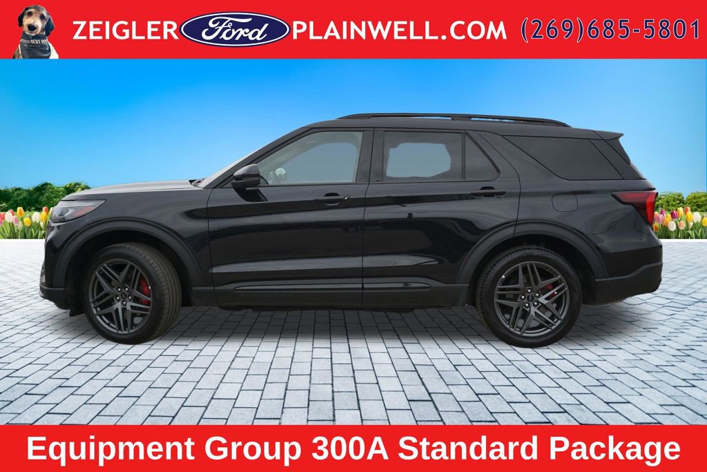 Used 2025 Ford Explorer ST-Line w/ ST-Line Street Pack AWD/4WD image 2