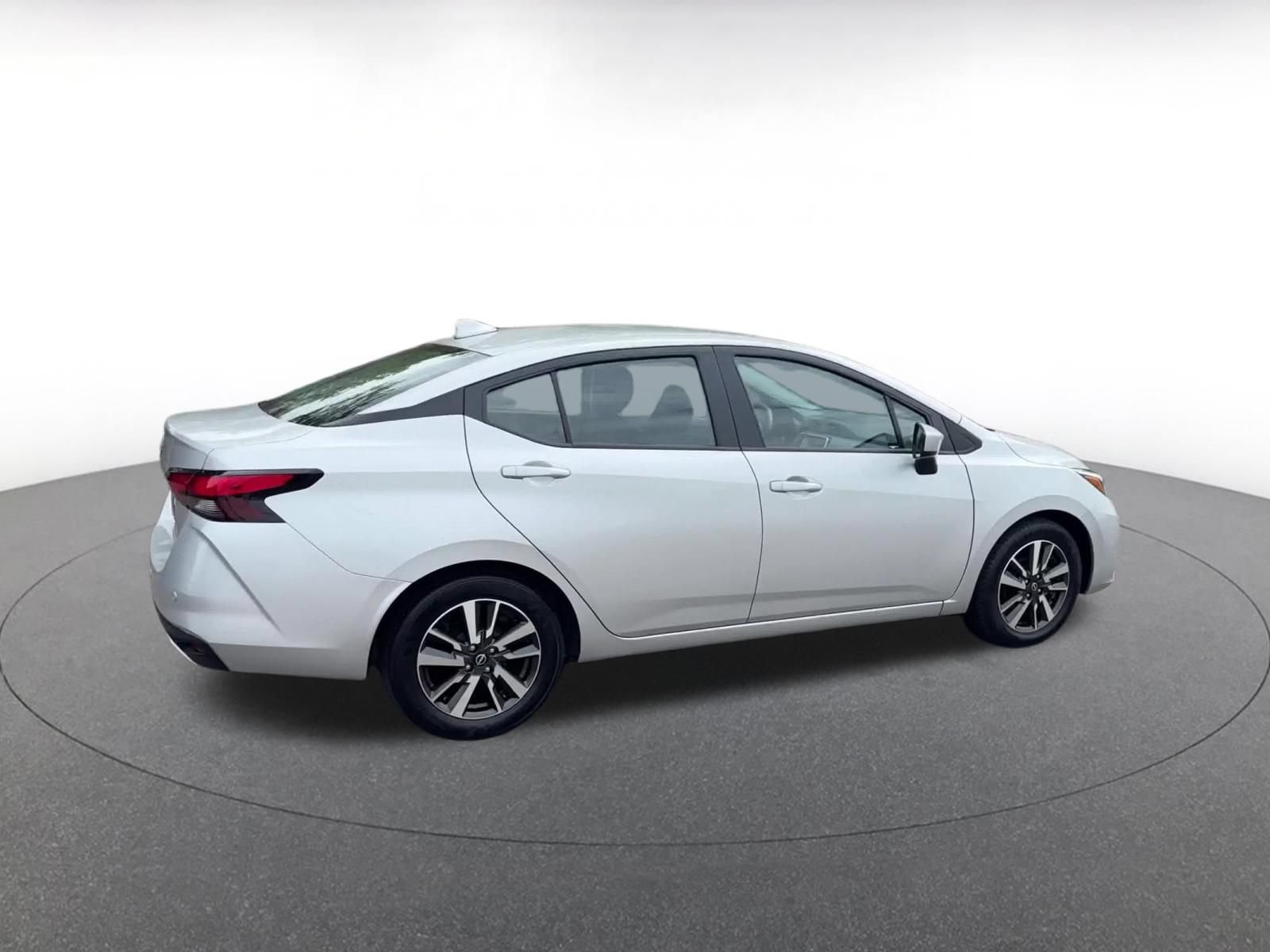 Used 2025 Nissan Versa SV FWD image 15